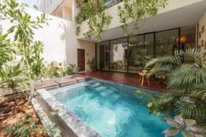 Luxury Condo with Private Pool